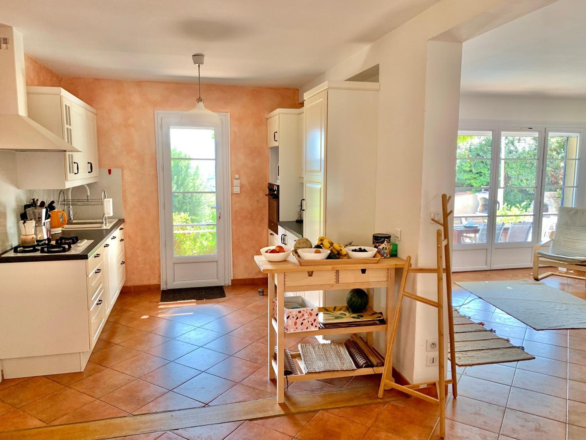 Provencal Villa With Stunning View & Summer Pool Рошфор-дю-Гар Екстер'єр фото