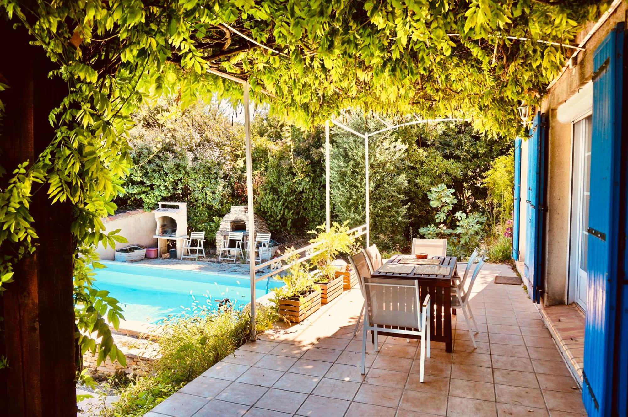 Provencal Villa With Stunning View & Summer Pool Рошфор-дю-Гар Екстер'єр фото